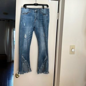 Hayden Los Angeles Boutique Jeans. Worn 1 X.Distressed flare style size Medium